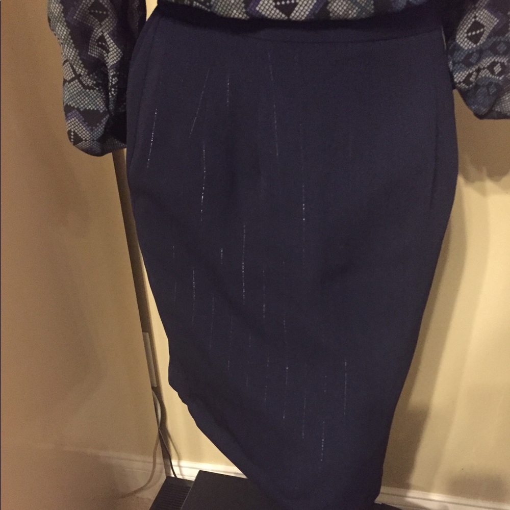 PLAZA SOUTH PETITE PIN STRIPPED SKIRT SIZE 4🛍